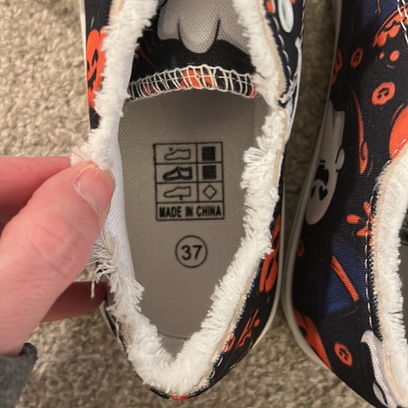 Women’s Halloween Sneakers Size 7 NWOT - Picture 5 of 6